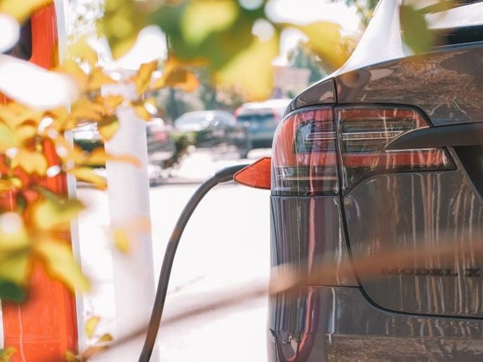 The study shows lesser reasons for reduced demand include lower fuel prices over the past year; inflation; high interest rates; and slowed growth in model availability. - Pexels/Kindel Media