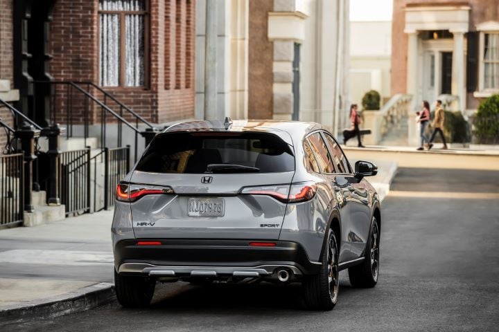 Certain HR-Vs and Fits may experience rearview camera failure when the engine is started with a key. - Honda