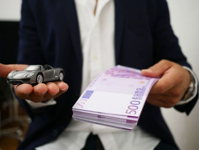 More dealer finance teams report disliking AI's influence in auto finance processes, including what they perceive as a lack of creative freedom. - Pixabay/Raten Kauf