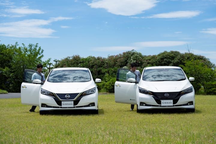 Nissan applied the special paint to a Nissan service vehicle at the Haneda Airport in Tokyo, for maximum sun exposure, and calls the results so far 'impressive.' - Nissan