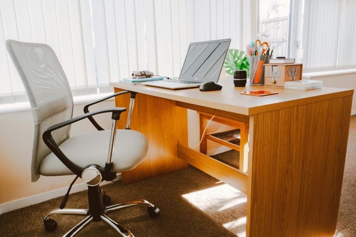 Establishing compliant desking practices can prevent inconsistent payment quotes or payment packing. - Pexels/Lisa Fotios