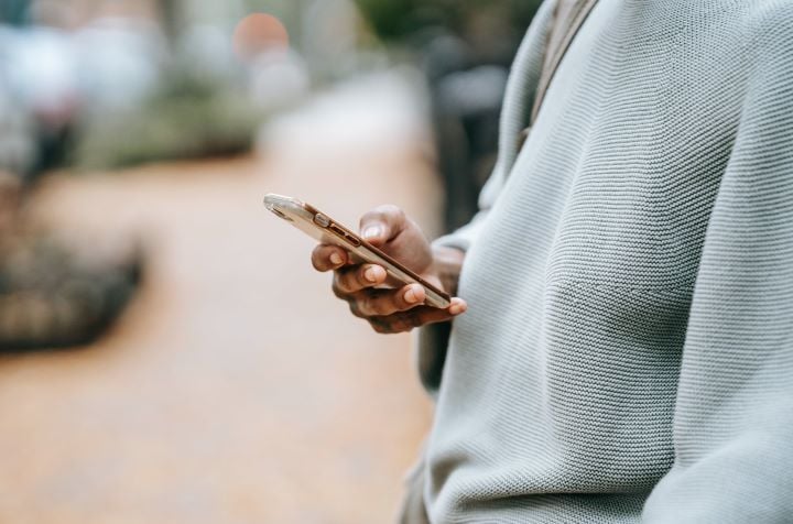 A growing number of consumers are deciding where to buy their vehicles by tapping digital sources. - Pexels/Tim Samuel